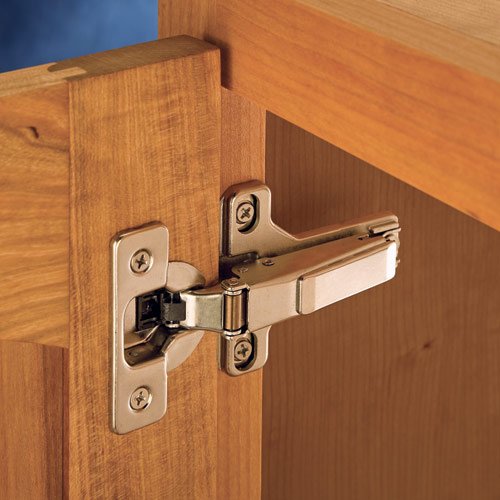 Cách khắc phục bản lề cửa gỗ xệ cánh và một số lưu ý khi gắn bản lề