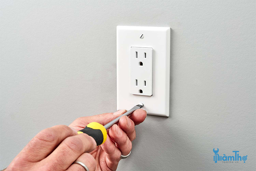 Cách khắc phục và tự sửa ổ cắm điện ngay tại nhà
